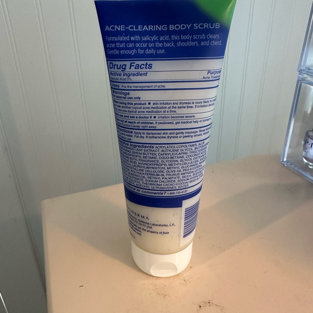Acne-Clearing Body Scrub - Picture 2 of 2